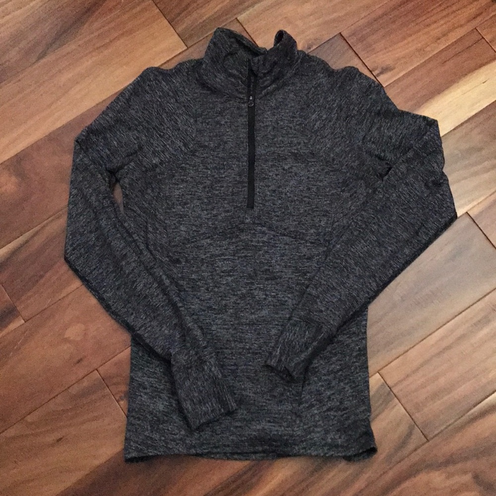 2/$25 Lululemon size 6 1/4 zip